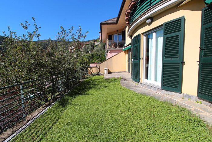 Appartamento trilocale in vendita in Avegno