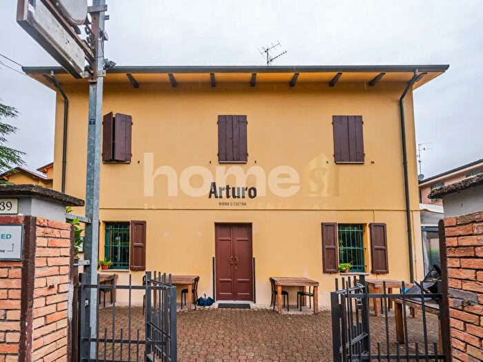 Casa con 7 locali in vendita in Via Alessandro Tassoni, Reggio Emilia