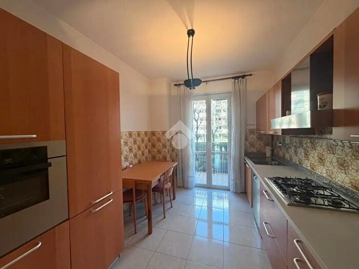 Appartamento trilocale in vendita in Via Agostino De Pretis, Milano