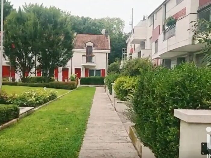 Appartamento con 7 locali in vendita in Via Jacopo Crescini, Padova