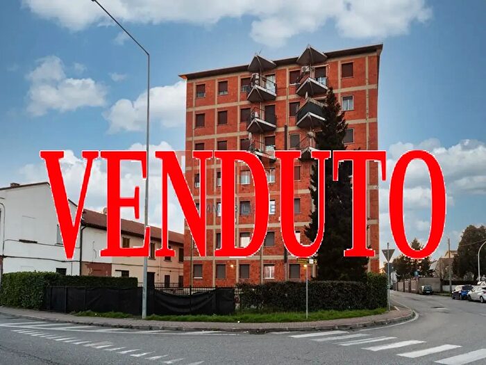 Appartamento trilocale in vendita in Via Valosa di Sopra, Monza