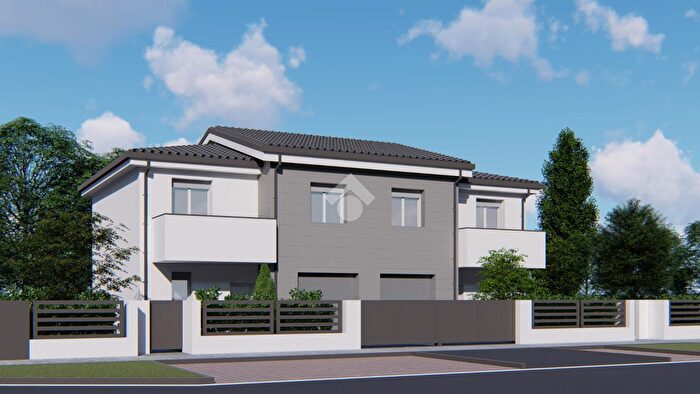 Casa quadrilocale in vendita in Via Lago di Suviana, Carpi