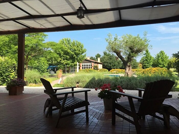 Casa con 20 locali in vendita in Via Casaria, San Biagio Di Callalta