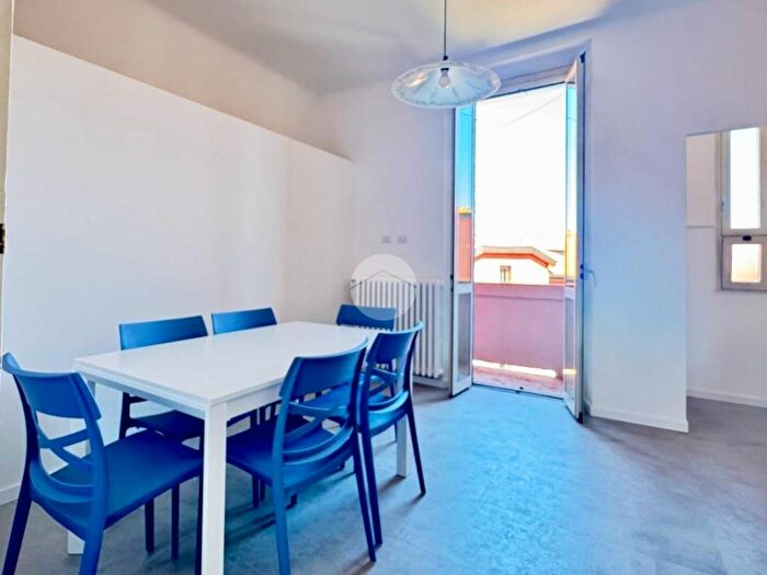 Appartamento trilocale in affitto in Via Jacopino da Tradate, Certosa, Milano