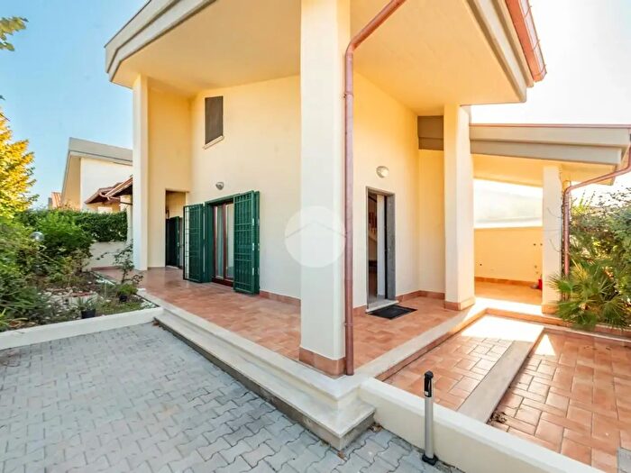 Casa quadrilocale in vendita in Via Isidoro Zingaretti, Frascati