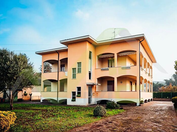 Appartamento quadrilocale in vendita in Via San Cristoforo, Brugherio