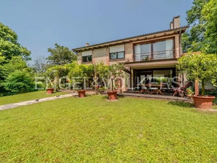 Casa con 6 locali in vendita in Via Guarda, Follina