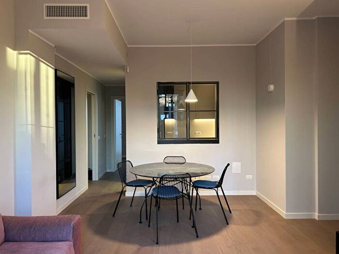 Appartamento trilocale in affitto in Via Marco Polo, Porta Nuova, Milano