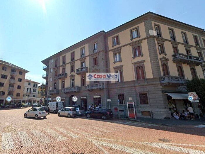 Appartamento quadrilocale in affitto in Centro, Luino