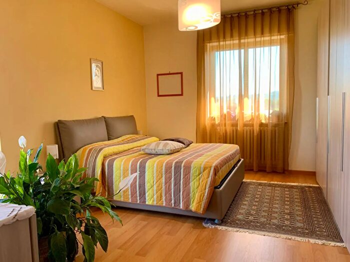 Casa con 8 locali in vendita in Borgata Biarella, Dogliani