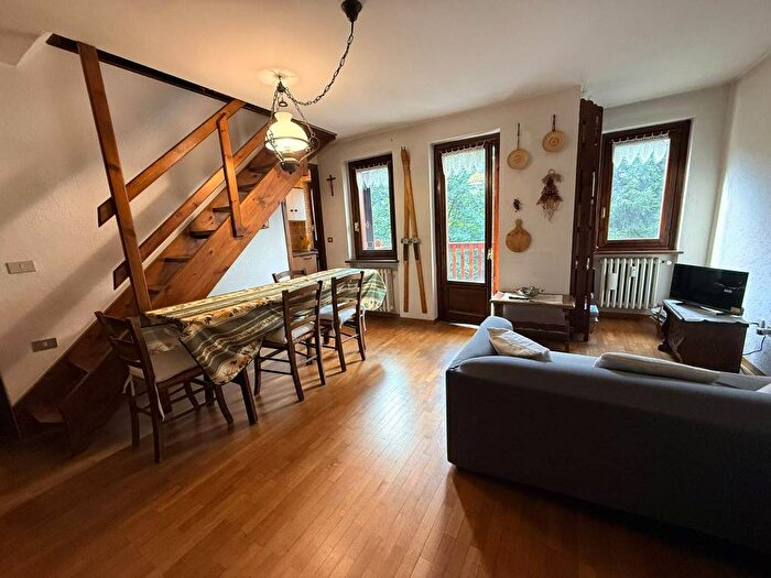Appartamento trilocale in affitto in Strada del Pussey, Centro, Courmayeur