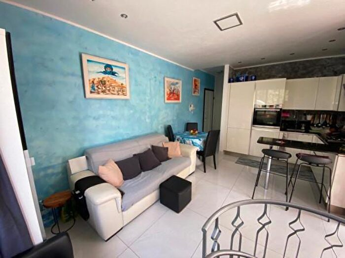 Appartamento trilocale in vendita in Via Padre Semeria, Sanremo