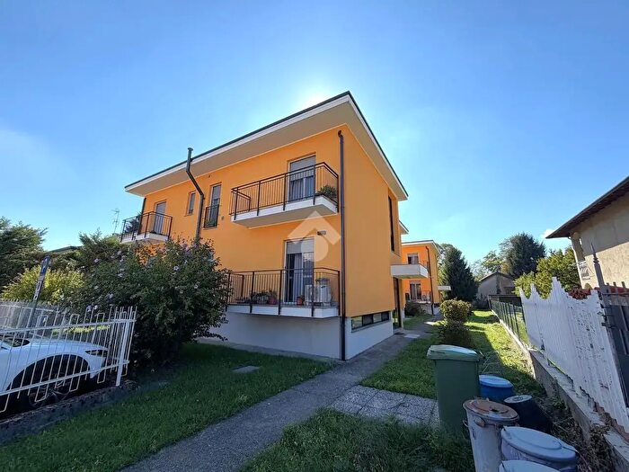 Appartamento trilocale in vendita in Via Varese, Cuggiono