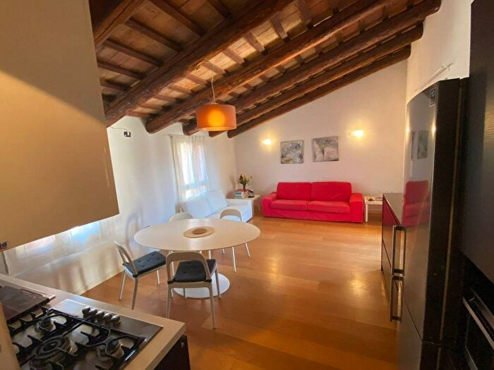 Casa trilocale in affitto in Via Luglio, Centro Storico, Rovigo