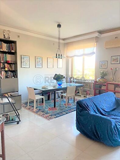 Appartamento con 10 locali in vendita in Via Augusto Von Platen, Siracusa
