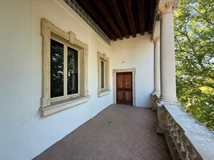 Appartamento con 6 locali in vendita in Strada del Megiaro, Vicenza