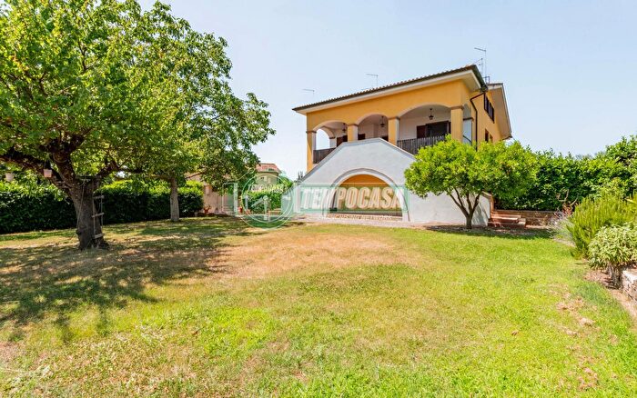 Casa trilocale in vendita in Via delle Margherite B, Anguillara Sabazia