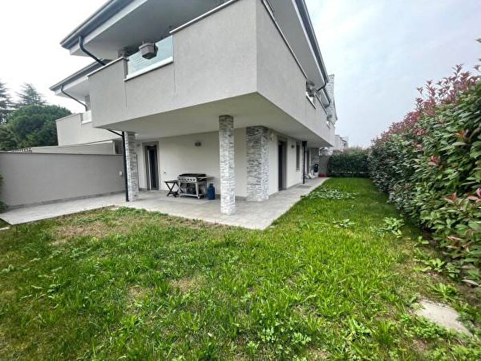 Appartamento trilocale in vendita in Via Beata Vergine, Arconate