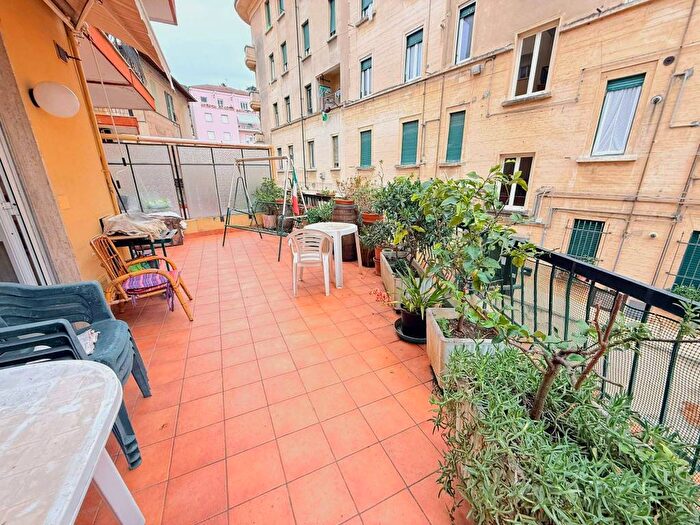 Appartamento quadrilocale in affitto in Via Aprile, Oneglia, Imperia