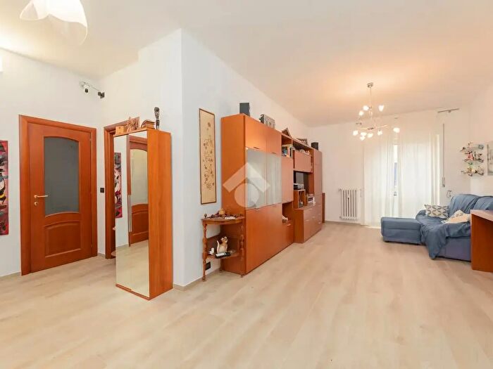 Appartamento trilocale in vendita in Via Filadelfia, Torino