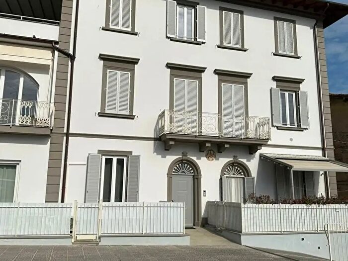 Appartamento quadrilocale in vendita in Via delle Fornaci, Signa