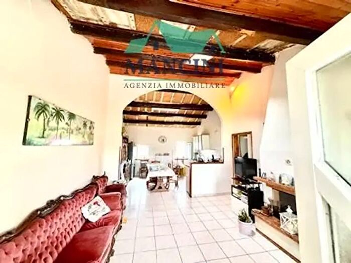 Casa con 5 locali in vendita in Maccarata, Santa Maria Nuova