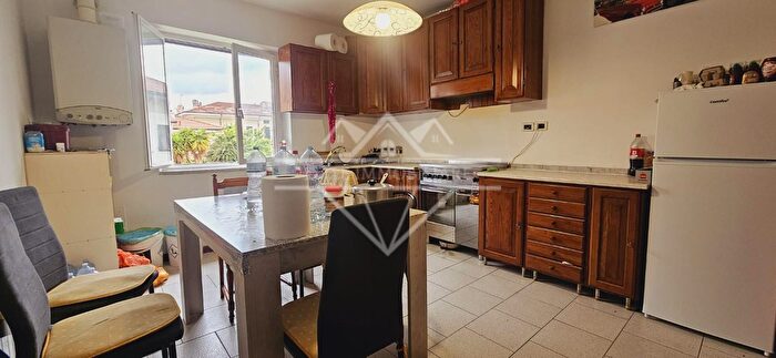 Appartamento quadrilocale in affitto in Carrara