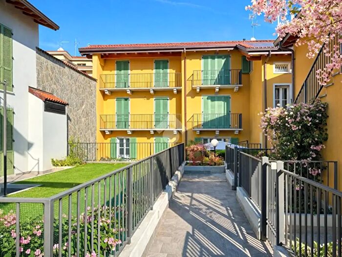 Case in Vendita e in Affitto - 2