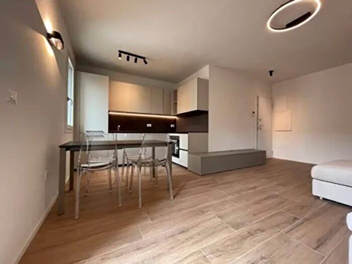 Appartamento trilocale in affitto in Via Jacopo Palma, Milano