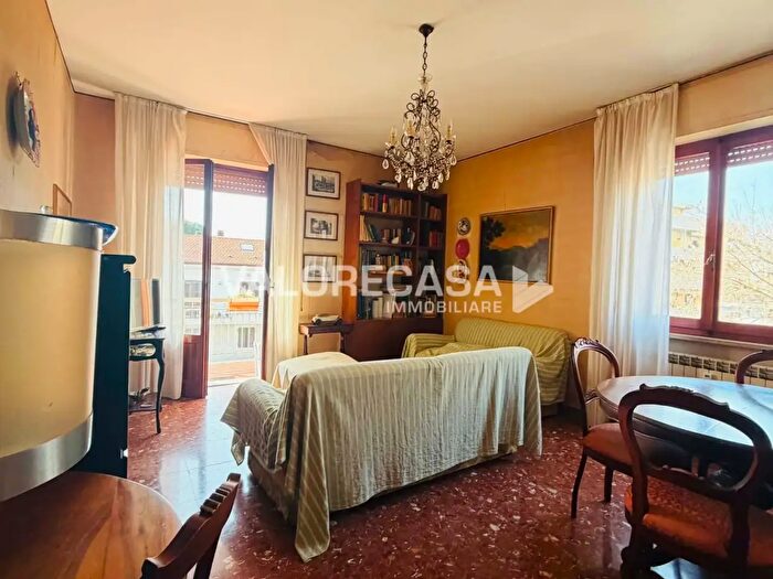 Appartamento quadrilocale in vendita in Carrara