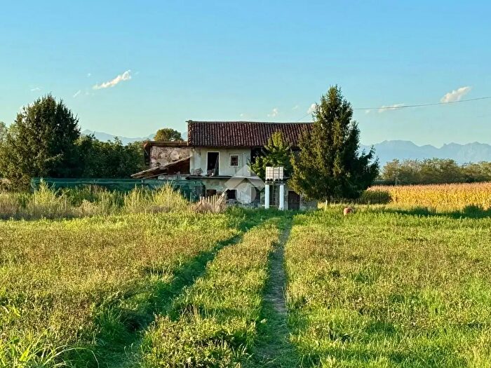 Casa con 5 locali in vendita in Via Caselle Vecchia, Leini'