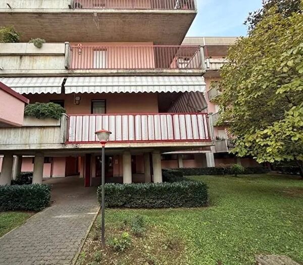 Appartamento trilocale in vendita in Via Aldo Moro Zanica, Zanica