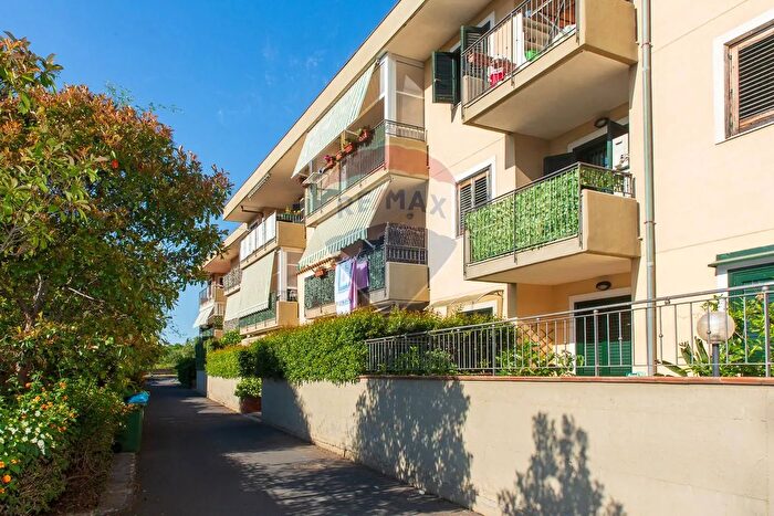 Appartamento con 5 locali in vendita in Via Giuseppe Motta, San Giovanni La Punta