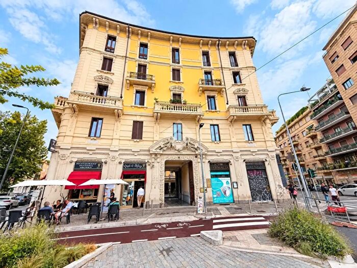 Appartamento bilocale in affitto in Piazza Caiazzo, Milano