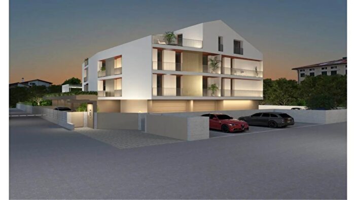 Appartamento con 8 locali in vendita in Treviso, Treviso