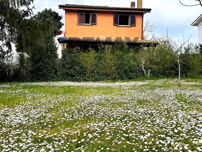 Casa con 8 locali in vendita in Via Romana a, Mazzano Romano