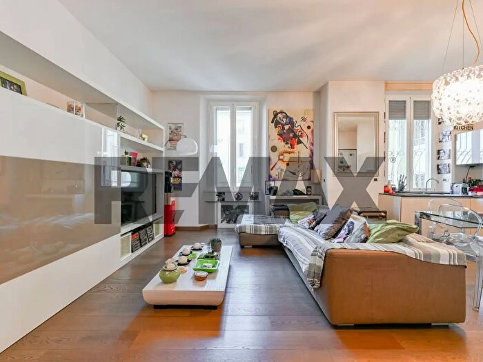 Appartamento quadrilocale in vendita in Viale Lombardia, Milano