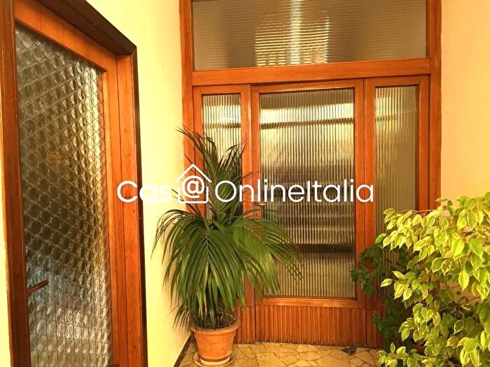 Casa con 12 locali in vendita in Via Cava, Prato