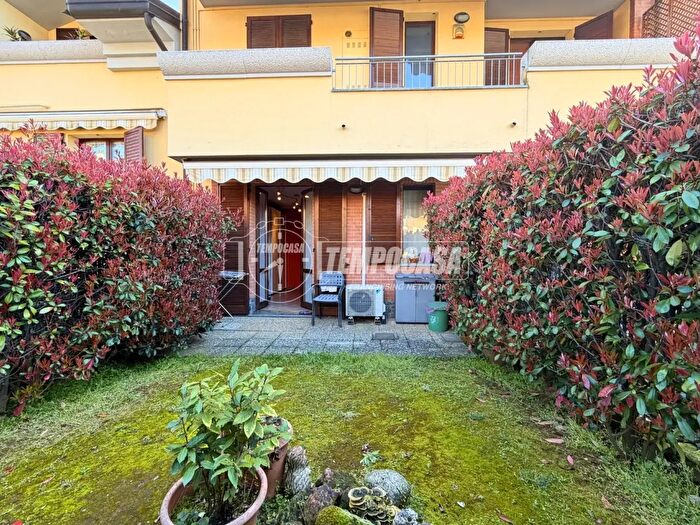 Appartamento trilocale in vendita in Via Riva, Missaglia