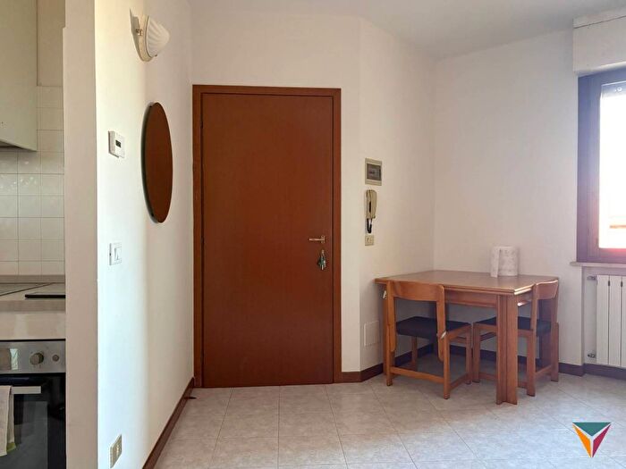 Appartamento trilocale in affitto in Strada Ostigliese, Roncoferraro