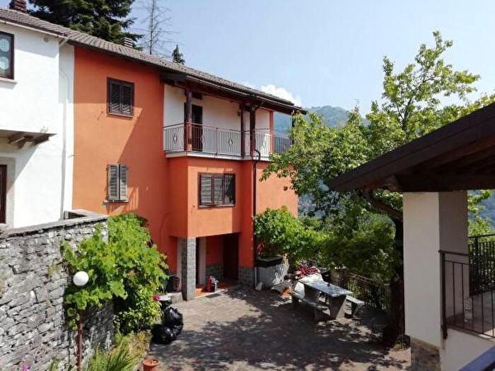 Casa con 6 locali in vendita in Via Latteria, Cerano DIntelvi