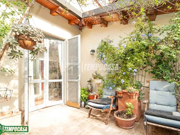 Appartamento trilocale in vendita in Via Plinio, Milano