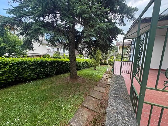 Casa con 5 locali in vendita in CastellArquato