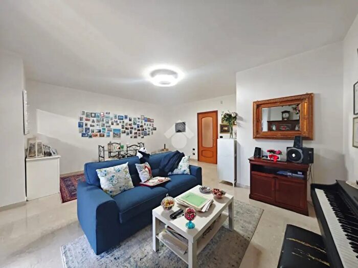 Appartamento trilocale in vendita in Via Nicholas Green, Bari