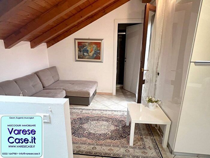 Appartamento trilocale in affitto in Via Bettolino, Crenna Bettolino, Gallarate