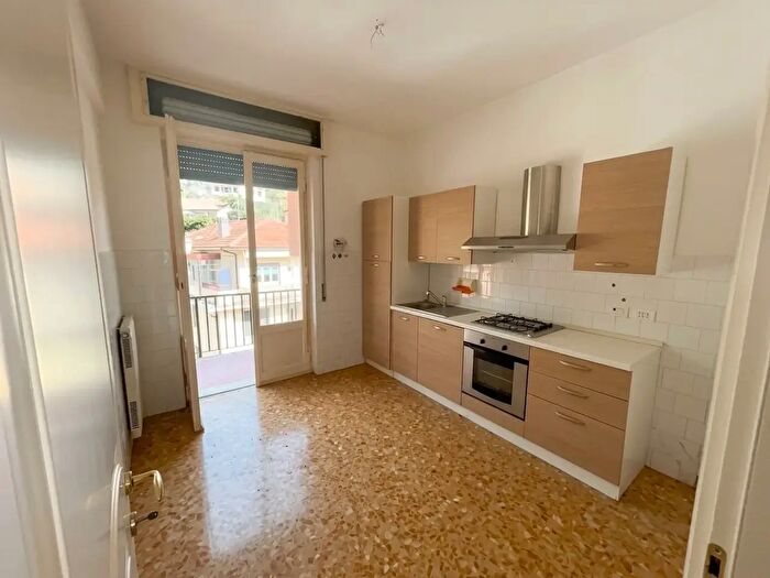 Appartamento con 5 locali in vendita in Casarza Ligure