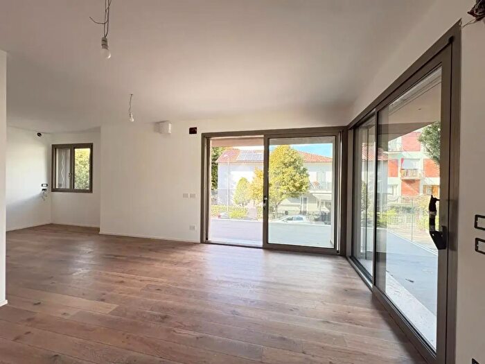 Appartamento trilocale in vendita in Via Madonna della Scala, Rimini