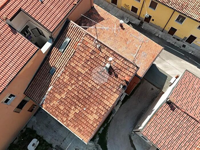 Appartamento quadrilocale in vendita in Via Cimitero, Verona