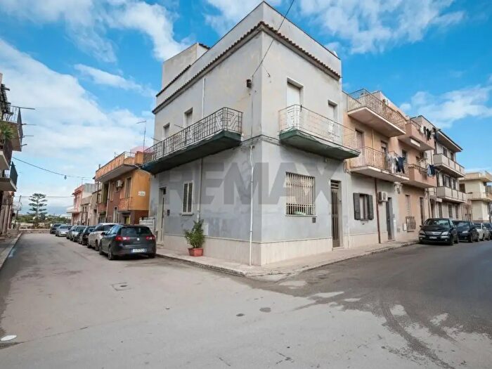 Casa con 5 locali in vendita in Via Mariannina Coffa, Pachino