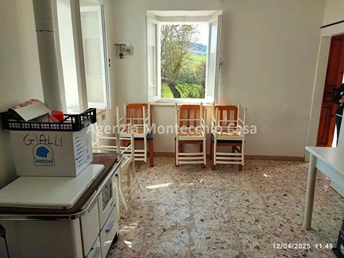 Appartamento quadrilocale in vendita in Sp, Urbino